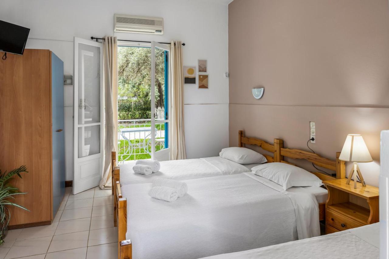 Oceanis Rooms Mikros Gialos Exterior foto